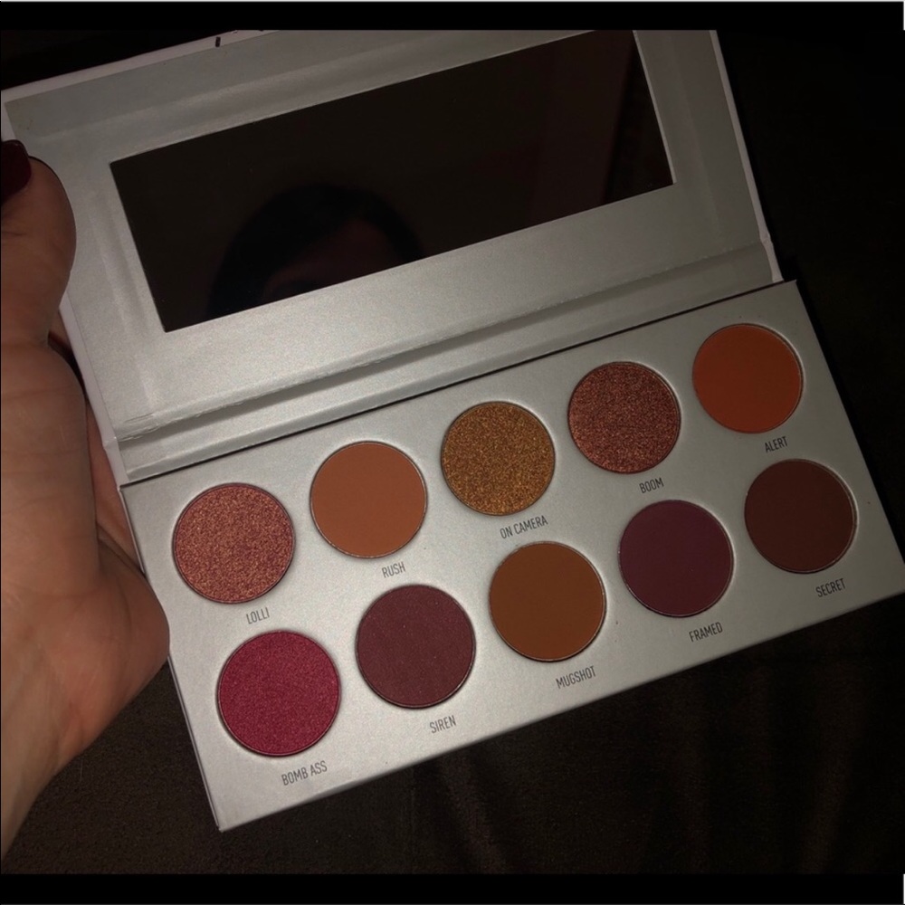 Jaclyn Hill x Morphe Ring The Alarm Palette
